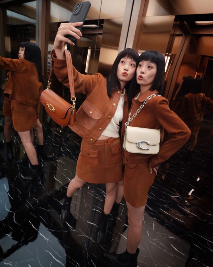 Coach 女性 アイドルバッグ b4/磨かれた琥珀色 TZL40247